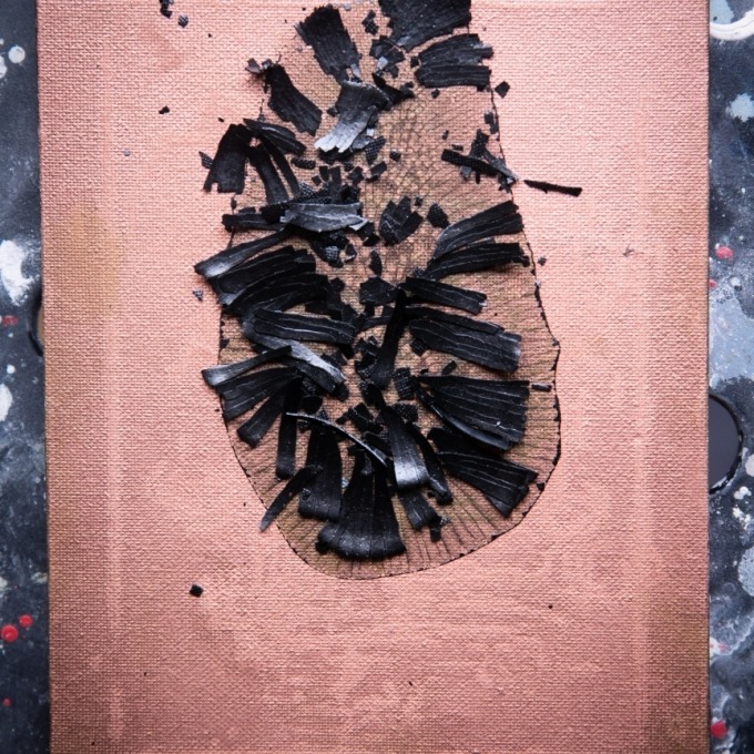 Tear spill (2020) - 24x18cm - pigment on canvas - 500 EUR